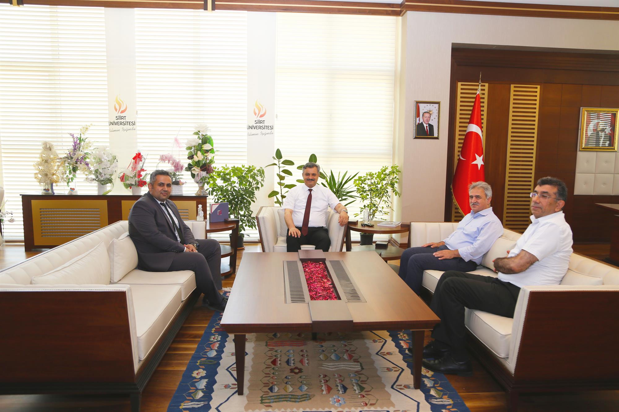 Siirt Göç İdaresi İl Müdüründen Rektörümüz Prof. Dr. Nihat Şındak’a Ziyaret