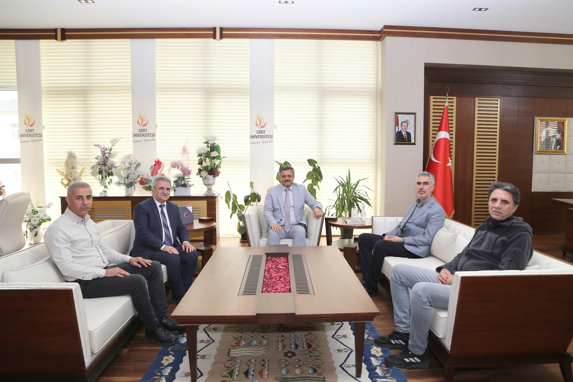 Davet ve Kardeşlik Vakfı Temsilcilerinden Rektörümüz Prof. Dr. Nihat Şındak’a Ziyaret